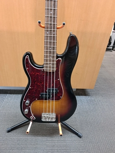 Squier Left Handed Classic Vibe Bass 2